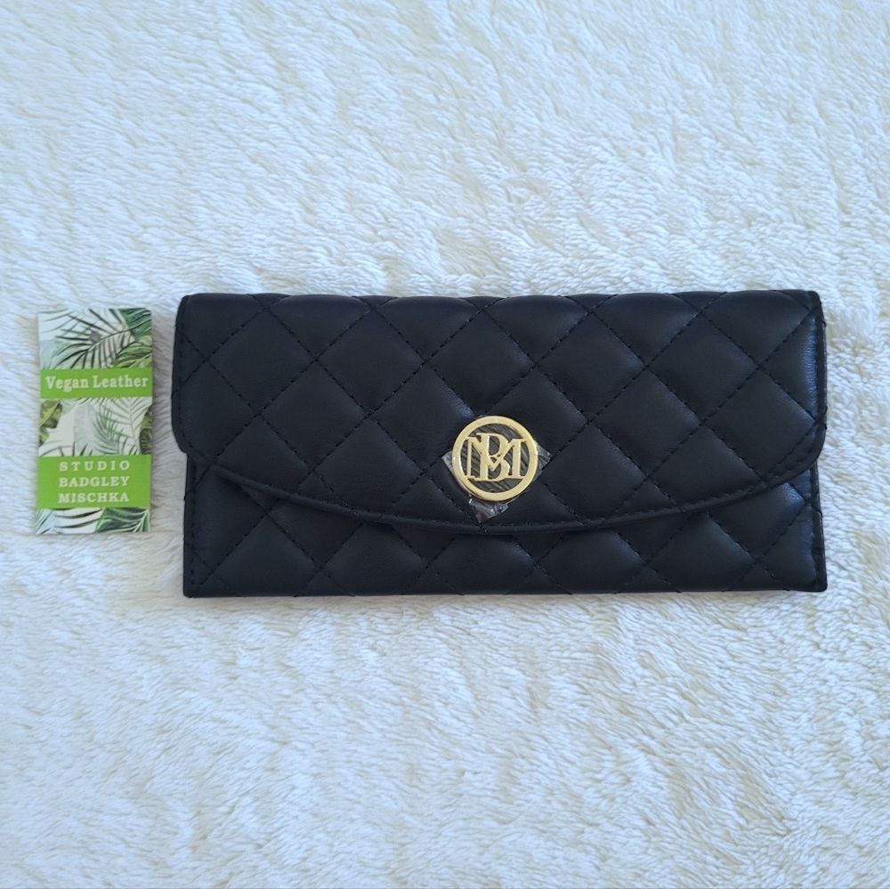 Badgley Mischka Diamond♦️ Quilted Black🖤 Flap Wallet - NWT